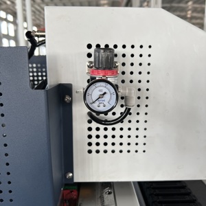 Konfeksiyon tekstil giyim döşeme için yüksek hızlı dijital CNC kumaş kesme makinesi dokunmamış perde halı ile masaüstü masa - Product Image 4