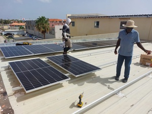 Système d'énergie solaire Jingsun à prix abordable 20kW 15kW 8kW Hybride pour Ferme et Usage Commercial 20kW Hybride 550W Plomb-acide 20kW Solaire - Product Image 6