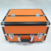 Boîte à outils de coiffure en plastique rigide personnalisable de haute qualité, étanche, antichoc, fermeture à boucle, pare-chocs en alliage d'aluminium, OEM ODM