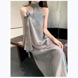 Vestido Largo de Gasa con Cuello Halter y Tirantes Finos, Estampado Geométrico Gris, Asimétrico, para Mujer, Estilo Casual - Product Image 1