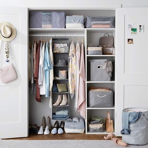 Organisateur de placard suspendu à 6 niveaux Basics avec poches pour ranger les vêtements et les pulls, 12 L x 9 P x 33 H - Product Image 2