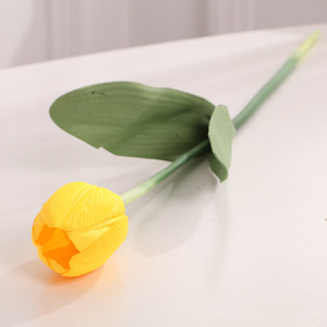 QSLHC826 Tulipano Artificiale in Seta a Stelo Lungo per Decorazione Casa, Vendita Calda - Product Image 2