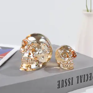 All'ingrosso Teschi di cristallo testa statuette K9 teschi di vetro gemma di Halloween decorazione regali per le donne placcatura blu ambra rosa