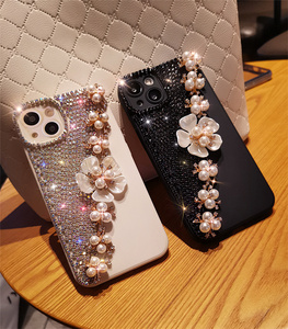Custodia per telefono cellulare di lusso con fiori di perle e gioielli per iPhone 15 14 13 <span class=keywords><strong>12</strong></span> 11 Pro Max 7 8 Plus <span class=keywords><strong>cover</strong></span> per telefoni - Product Image 6