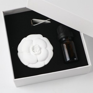 Difusor de ventilación sólido ecológico para mujer, ambientador de coche con forma de Camelia blanca con caja de regalo, pasta de incienso de piedra - Product Image 5