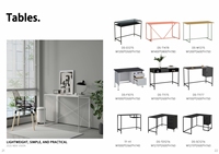 Table console moderne et colorée pour le salon, avec structure de support inclinée en acier
