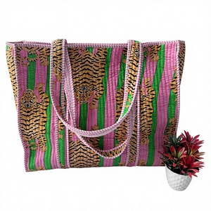 Bolso Tote de Algodón Acolchado Hecho a Mano en India, Ecológico, Vintage, Lavable, para Todas las Temporadas - Product Image 1