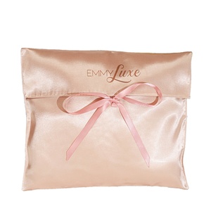 Bolsa de Satén Personalizada de Lujo para Ropa, Libros y Accesorios para el Cabello, Bolsa de Embalaje de Satén con Logotipo Personalizado y Lazo - Product Image 1