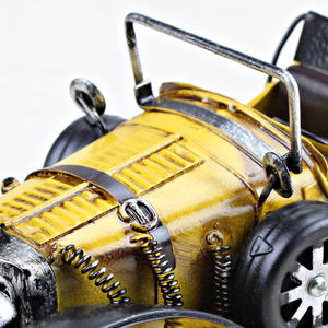 Modello di Auto Vintage in ferro fatto a mano veicolo classico scultura fotografia oggetto di decorazione retrò Auto da tavolo - Product Image 3