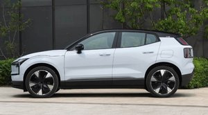 SUV eléctrico compacto Premium Volvos EX30 <span class=keywords><strong>CrossCountry</strong></span> 2025 Tracción trasera Versión de largo alcance Plus - Product Image 3
