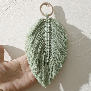 Tapiz decorativo de hojas de macramé bohemio hecho a mano con anillos de madera para decoración del hogar rústico bohemio regalo de guardería - Product Image 6