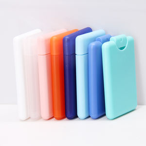 뜨거운 20ml 40ml 리필 알코올 <span class=keywords><strong>Sanitiser</strong></span> 포켓 스프레이 병 손 소독제 신용 카드 모양 실리콘 케이스 홀더 - Product Image 2