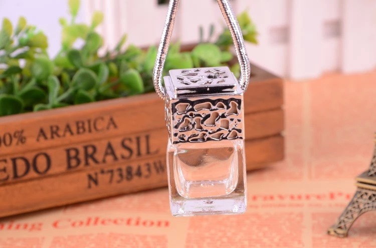 Hanging Car Perfume Glass Bottle Essential Oil Diffuser, Aromatherapy Car Air Freshener