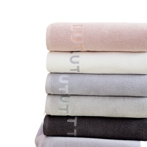 Toalla LUTTO de 34x74cm, 100% Algodón, de Rápida Absorción, para Rostro y Cuerpo, Uso Doméstico - Product Image 2