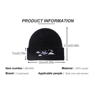 Produzione di cappelli invernali morbidi e caldi per adulti cappelli ricamati logo da donna con polsino in filo acrilico nero - Product Image 6