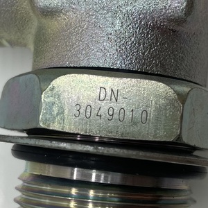 适用于康明斯6CT8.3挖掘机发动机零件远程油管连接器公联管弯头3049010柴油型 - Product Image 2