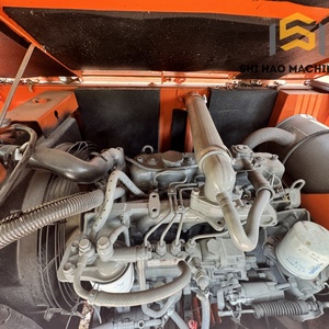 Presque neuf, économe en carburant, puissant, mini-excavateur sur chenilles Hitachi ZX70 d'occasion de 7 tonnes pour l'aménagement paysager. - Product Image 4