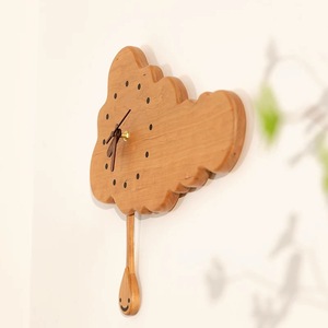 Nuage silencieux <span class=keywords><strong>pendule</strong></span> horloge murale mignon ornements en bois de cerisier pour salon chambre d'enfants moderne japonais mur en bois massif - Product Image 1