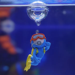 Hoogwaardige Aquaria & Accessoires Hars Creatieve Drijvende Pvc Duiker Surfen Jongen Dimensionale Decoratie Voor <span class=keywords><strong>Aquarium</strong></span> - Product Image 3