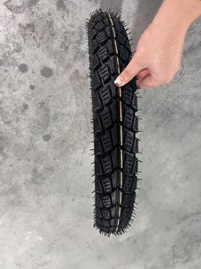 <span class=keywords><strong>Pneu</strong></span> de moto à motif routier <span class=keywords><strong>2</strong></span>.<span class=keywords><strong>25</strong></span>-<span class=keywords><strong>17</strong></span> <span class=keywords><strong>2</strong></span>.50-<span class=keywords><strong>17</strong></span> 3.00-<span class=keywords><strong>17</strong></span> 3.75-<span class=keywords><strong>17</strong></span>, <span class=keywords><strong>pneu</strong></span> de ville durable pour la circulation en ville - Product Image 6