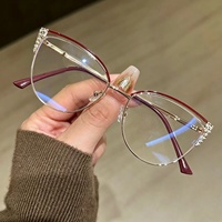 Nouvelle Arrivée Lunettes Métalliques Cat-Eye pour Femmes avec Verres Photochromiques Anti-Lumière Bleue, Légères, Adaptées à Toutes les Formes de Visage