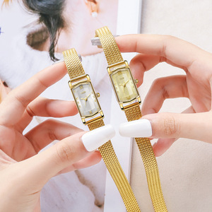 นาฬิกาข้อมือทองคำขนาดเล็ก ดีไซน์หรูหรา กันน้ำ นาฬิกาควอตซ์สแตนเลสสตีลสำหรับผู้หญิง - Product Image 4