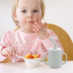 แก้วหัดดื่มสำหรับเด็ก BPA Free สำหรับเด็กอายุ 6 เดือนขึ้นไป ทำจากซิลิโคน 100% แก้วหัดดื่มกันแตกพร้อมหลอด - Product Image 2