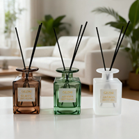 Bouteille en verre ambré moderne de 50 ml, 100 ml, 150 ml, 200 ml, diffuseur de parfum vide, bouteille carrée pour diffuseur à bâtonnets, ambiance avec boîte