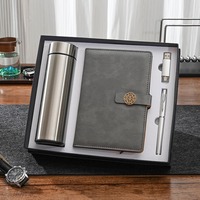 Ensemble cadeau de luxe 5 en 1 de haute qualité pour employés : carnet, stylo, clé USB, idéal pour les banques, les assurances et les événements promotionnels d'entreprise.