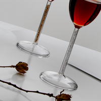 Verre à vin sur pied en borosilicate soufflé à la main, moderne et luxueux, vente en gros, approvisionnement en vrac, OEM, gobelet personnalisé, distributeur de mariage, Silk