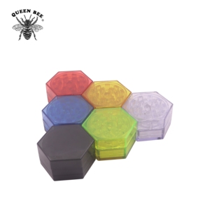 Grinder <span class=keywords><strong>in</strong></span> Plastica a Due Strati Joli, Grinder per Erbe di Eccellente Qualità, Forma Esagonale Piatta, con Logo Personalizzato - Product Image 2