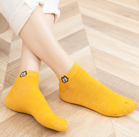 Design de mode quatre saisons Chaussettes tricotées décontractées et amusantes en coton pour hommes et femmes