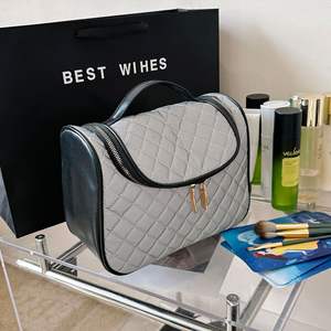 Fashion Hand Cosmetic <b>Bag</b> Large Capacity Cosmetic Storage Handbag Convenient <b>Wash</b> <b>Bag</b> Ladies Cosmetic <b>Bag</b> for <b>Women</b> - Product Image 3
