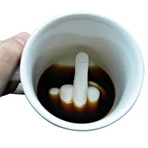 Yaratıcı tasarım beyaz orta parmak kupa, yenilik tarzı karıştırma kahve süt kupası komik seramik kupa 300ml kapasiteli su bardağı