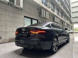 <span class=keywords><strong>Jaguar</strong></span> <span class=keywords><strong>XE</strong></span> LWB (XEL) 2022 2.0T 250PS <span class=keywords><strong>R</strong></span>-<span class=keywords><strong>DYNAMIC</strong></span> S 8AT RWD de Segunda Mano, Sedán Mediano de Lujo de 5 Plazas, Auto Británico - Product Image 4