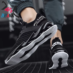 รองเท้าวิ่งผู้ชายแบบตาข่ายฉีดขึ้นรูปทันสมัยราคาถูก ผลิตในจีน - Product Image 2