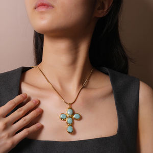 Collar con colgante en forma de cruz de piedra TianHe de piedra lunar blanca <span class=keywords><strong>Natural</strong></span> clásica para regalo de fiesta - Product Image 2