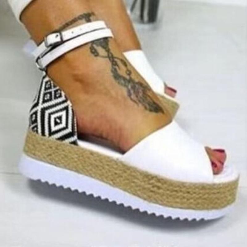 scarpe chiuse con zeppa