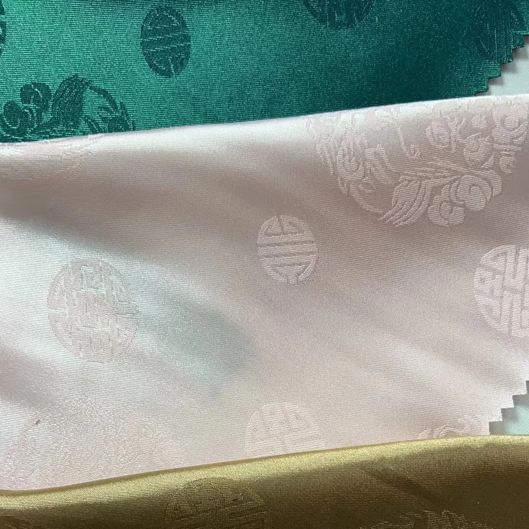 In magazzino prezzo a buon mercato colorato poliestere tessuto jacquard per l'abbigliamento