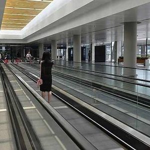 مسافات فولاذية حديثة للمطارات والفنادق ومحلات السوبر ماركت والحدائق والمناطق السكنية-ممر متحرك لاستخدام القاعات والشقق - Product Image 6