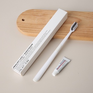 Vente en gros logo personnalisé luxe hôtel 5 étoiles kit de brosse à dents jetable pour toilette peigne rasoir bonnet de douche shampoing <span class=keywords><strong>savon</strong></span> set de lavage corporel - Product Image 2