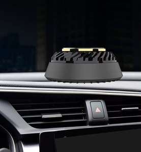 Ornement de parfum de parfum d'intérieur de voiture en métal UFO à énergie solaire Ornement décoratif de voiture d'aromathérapie rotative en gros - Product Image 5