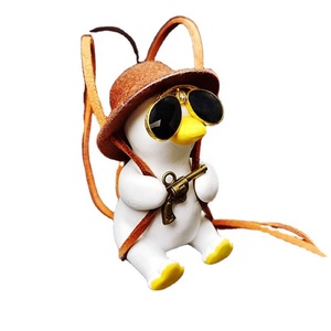 Pendentif de rétroviseur de voiture en forme de canard de Cowboy, décoration de voiture, dessin animé de canard de Revolver Super Cool, pendentif de décoration de voiture, cadeau d'ornement automatique - Product Image 6