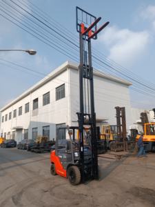 Montacargas Usado de Gas LP 8FD25 con Longitud de Horquilla de 1220 mm, Capacidad de 3 Toneladas, Garantía de 6 Meses en Shanghái, en Venta - Product Image 3