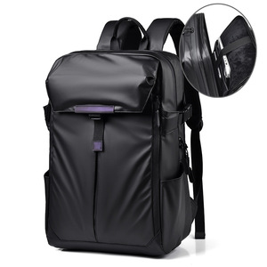 Sac à dos d'équitation de moto pour hommes avec casque de luxe en gros - Product Image 1