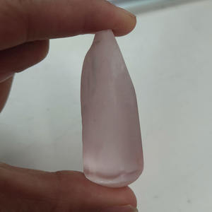 # 140 pierres brutes de spinelle synthétique rose, matière première non taillée pour la fabrication de bijoux en pierres lâches - Product Image 2