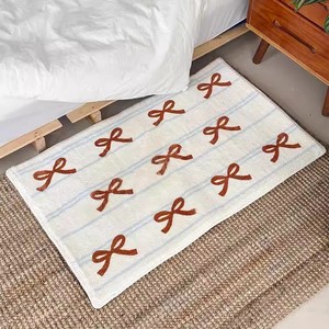 Tapis de bain rectangulaire Let There Be Light Bow Knot en fausse fourrure de cachemire, absorbant, pour salle de bain et usage domestique, lavable en machine, en fibre de polyester - Product Image 4