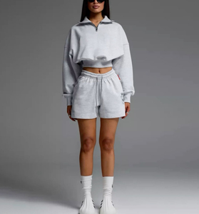 Set da Donna con <span class=keywords><strong>Felpa</strong></span> Corta con Zip a Un Quarto e Pantaloncini Comodi con Logo Personalizzato, Completo Sportivo Casual a Due Pezzi, Abbigliamento da Casa Estivo - Product Image 2