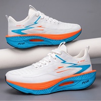 Sepatu Pria 2026 Musim Panas Model Terbaru Sepatu Lari Bantalan Empuk Mesh Bernapas Lapisan Tunggal Tali Sepatu Bergaris Tahan Aus