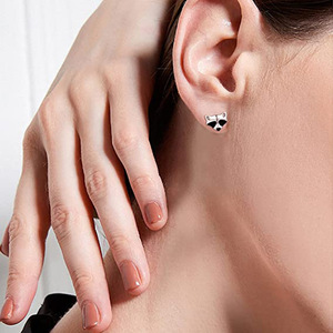 Mini boucles d'oreilles clous en forme de renard, style coréen et japonais, mignonnes, unisexes, bijoux d'oreille animaux pour femmes, pour le quotidien, tenue décontractée, cadeau - Product Image 4
